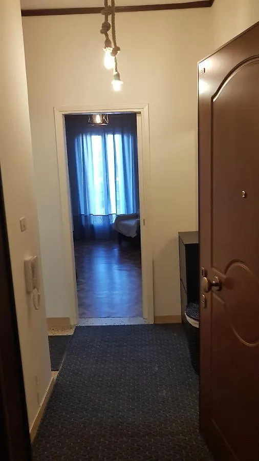 Gina'S Apartment Saloniki 0*,